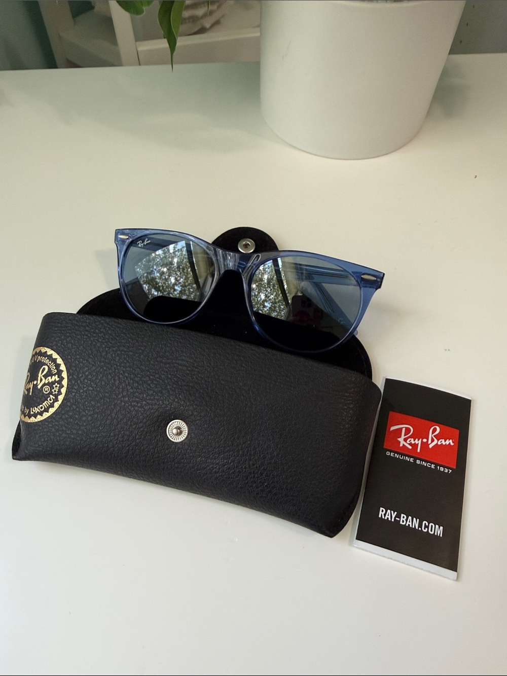 Ray-Ban Men’s/Women’s Blue Transparent Frame Sunglasses - Picture 8 of 8